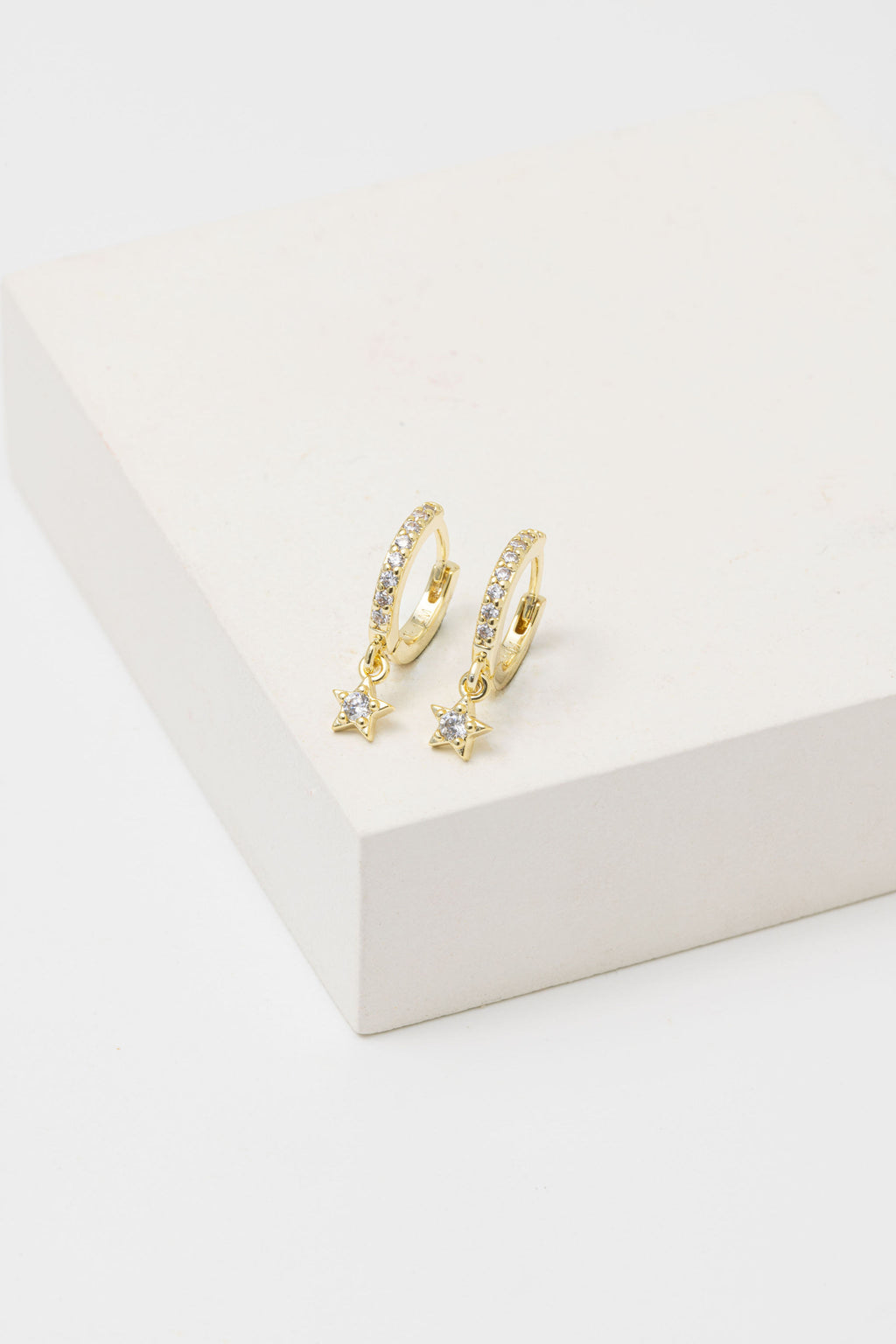 Aretes Pavé con Estrellas