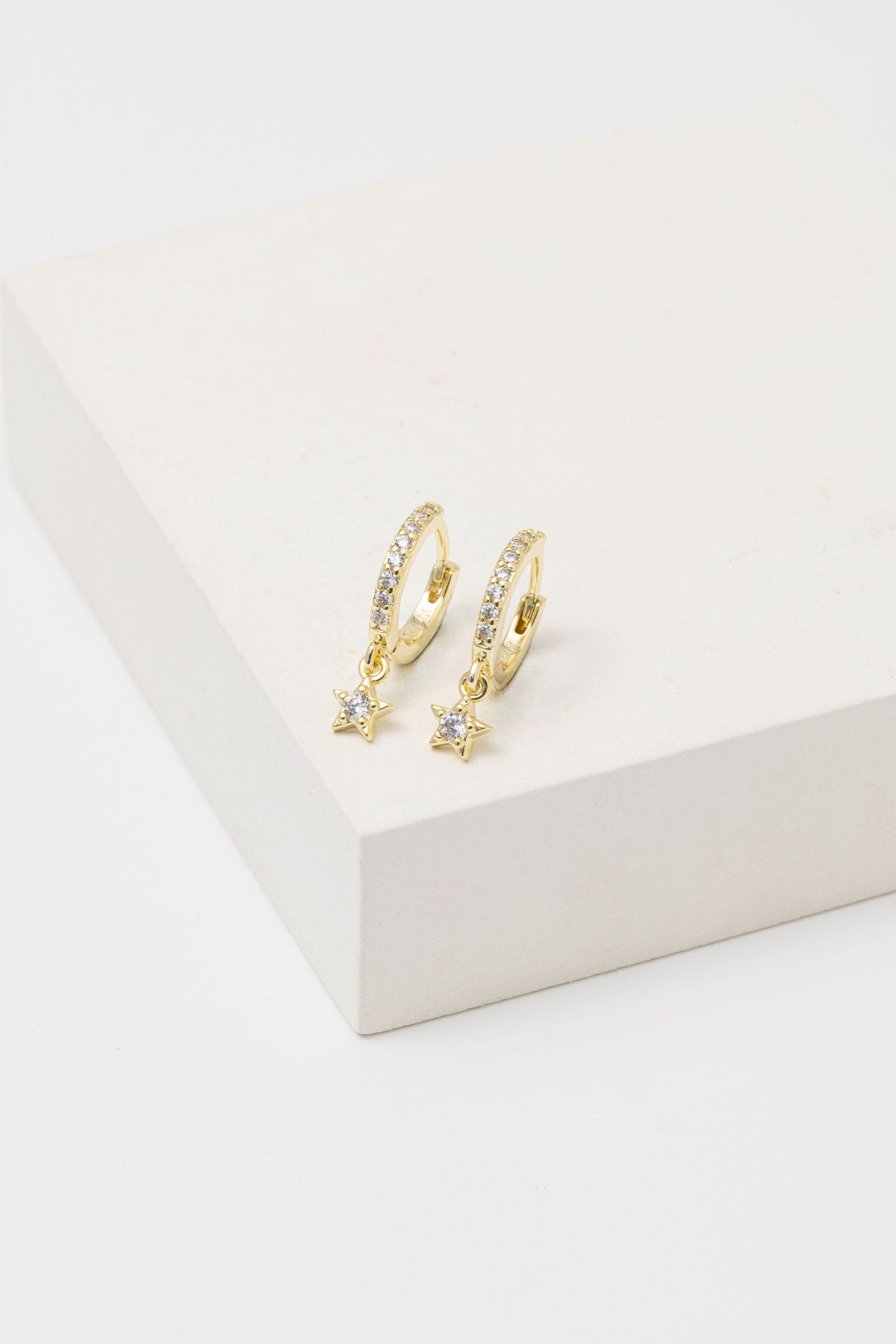 Aretes Pavé con Estrellas