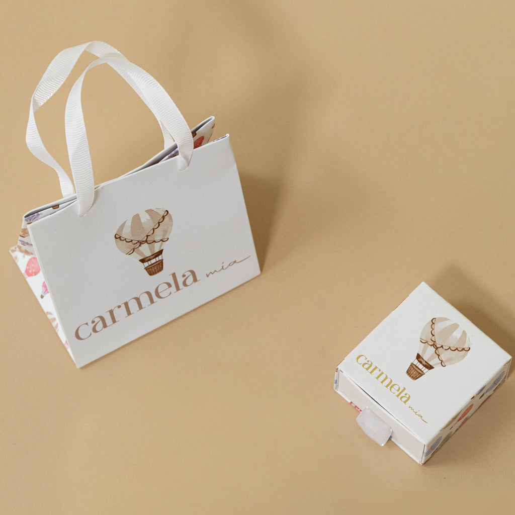 Pin de Bebé con Ángel y Cruz