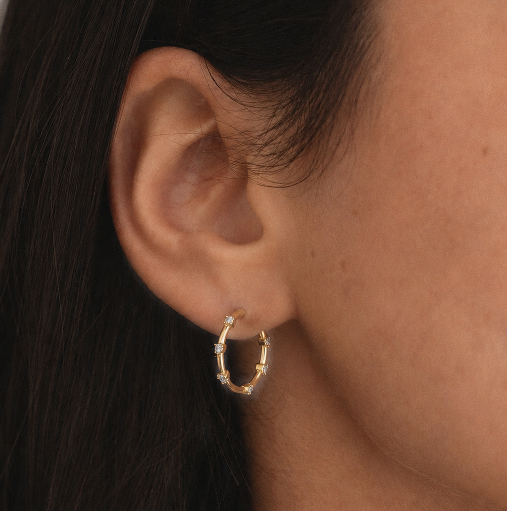 Aretes Huggie con Circonias