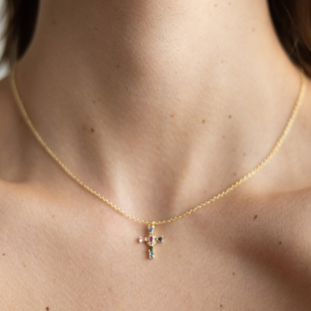 Collar Cruz Dorada con Circonias