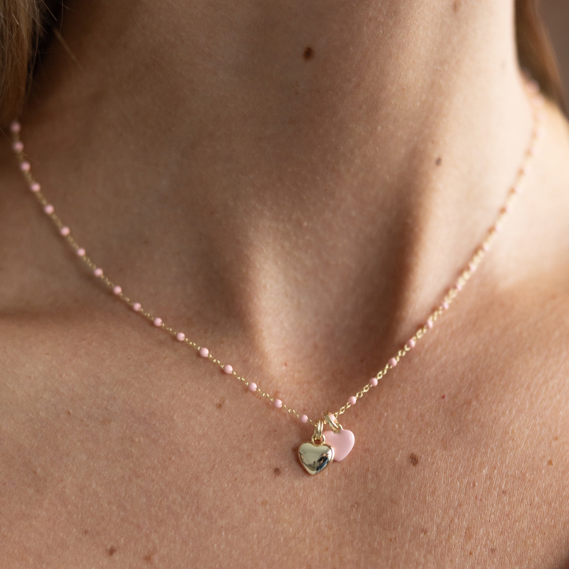 Collar de Corazones Rosa