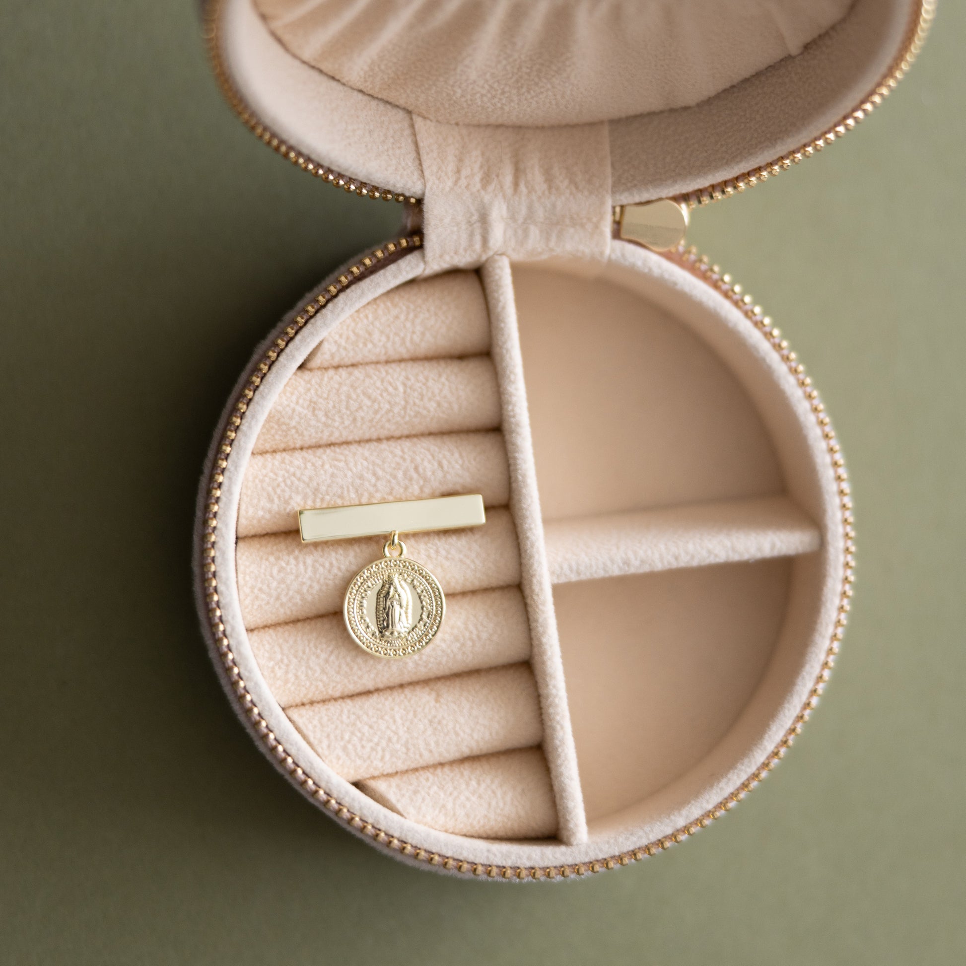 Pin de Bebé Virgen de Guadalupe.